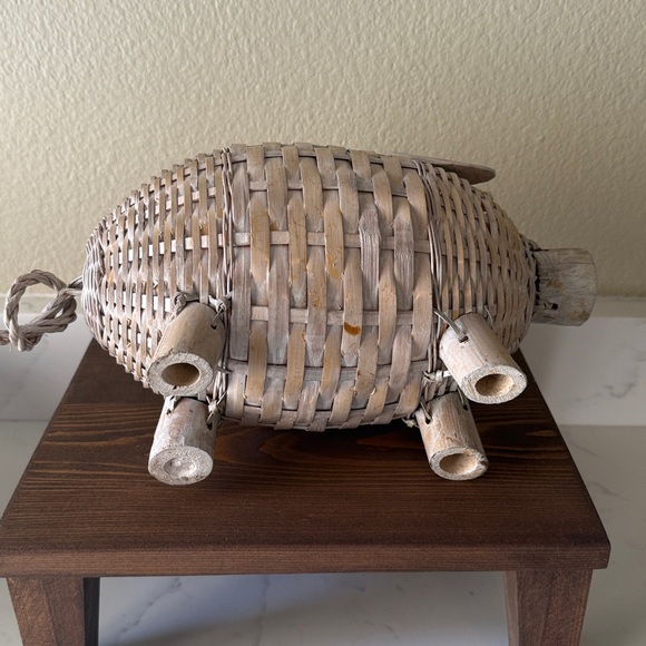 Vintage Pig Basket Planter - Picture 9 of 10